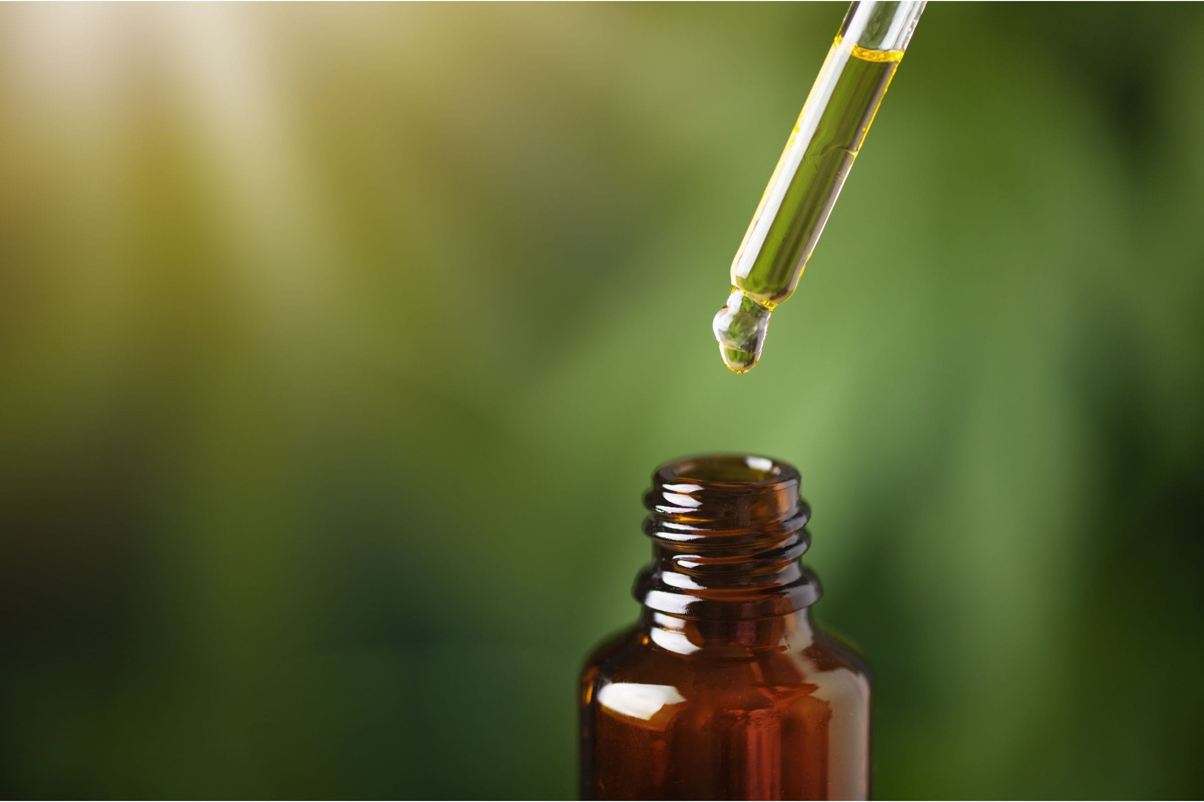 liquid CBD and dropper